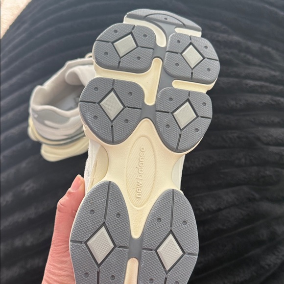 New Balance Off-White and Gray Athletic Shoes - Picture 4 of 5